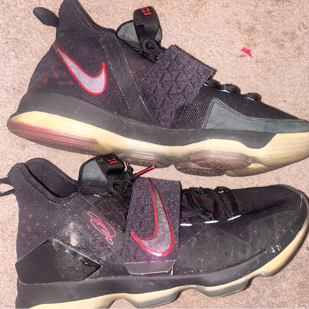 Nike men’s Lebron